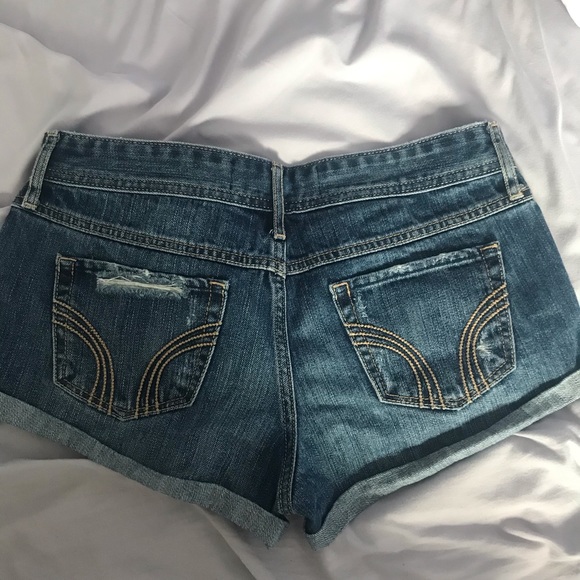 Hollister - Shortie Shorts - Picture 2 of 3
